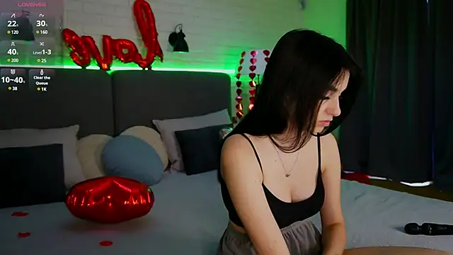 Dina Foxxx online show from February 18, 2025, 1:11 pm