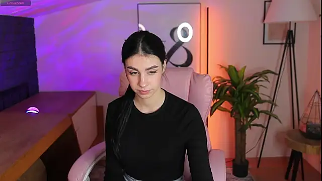 Dina Foxxx online show from October 13, 2025, 7:37 pm