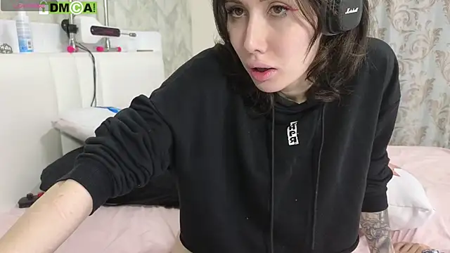 KawaiiNullify online show from November 8, 2025, 9:02 am