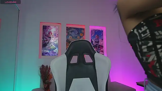 Snapshot of KayraOwen chatting on November 20, 2025, 12:06 pm KayraOwen online show from November 20, 2025, 12:06 pm