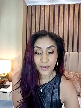 MonicaMoret online show from March 12, 2025, 12:15 pm