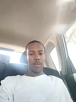 Snapshot of bobzerr chatting on February 10, 2026, 10:36 am bobzerr online show from February 10, 2026, 10:36 am