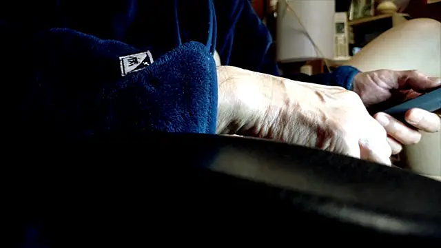 hidenyan02 online show from March 11, 2025, 8:08 am