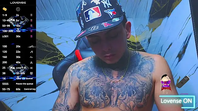 Snapshot of Kevin22_222 chatting on November 29, 2025, 12:55 am Kevin22 222 online show from November 29, 2025, 12:55 am