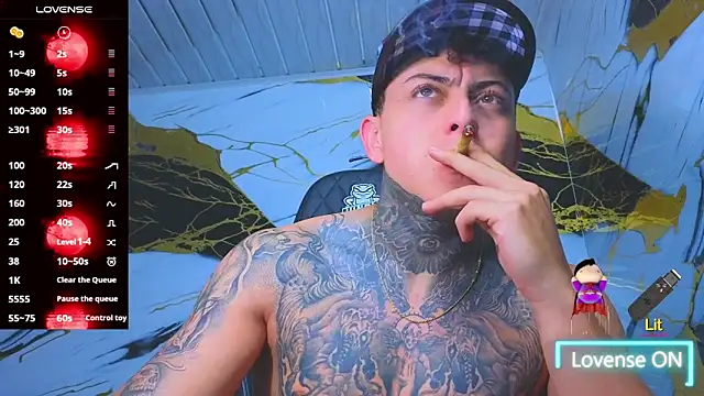 Snapshot of Kevin22_222 chatting on November 5, 2025, 4:04 am Kevin22 222 online show from November 5, 2025, 4:04 am