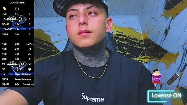 Snapshot of Kevin22_222 chatting on October 17, 2025, 6:39 am Kevin22 222 online show from October 17, 2025, 6:39 am