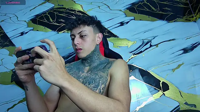 Snapshot of Kevin22_222 chatting on March 23, 2025, 8:04 am Kevin22 222 online show from March 23, 2025, 8:04 am