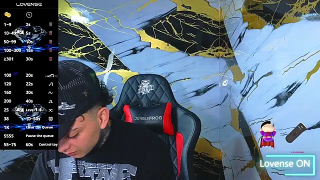 Snapshot of Kevin22_222 chatting on February 9, 2026, 4:32 am Kevin22 222 online show from February 9, 2026, 4:32 am