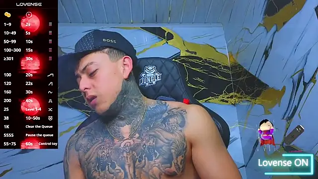 Snapshot of Kevin22_222 chatting on October 26, 2025, 4:24 am Kevin22 222 online show from October 26, 2025, 4:24 am