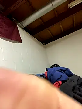 bighung1990 online show from December 2, 2025, 8:27 am