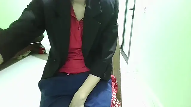 Luxcute286 online show from October 24, 2025, 11:37 pm