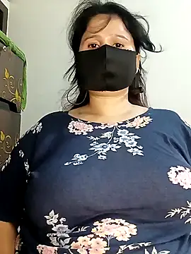 Snapshot of Tishani chatting on September 9, 2025, 4:27 pm Tishani online show from September 9, 2025, 4:27 pm