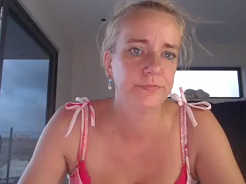 Wendysexyx online show from October 18, 2025, 10:12 pm