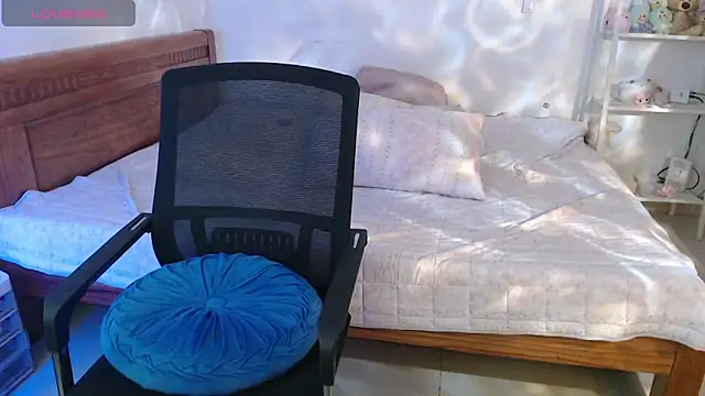 Baby Claraa online show from April 10, 2026, 5:47 am