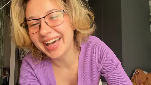 Lilith lutherlow online show from March 31, 2026, 8:27 am