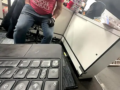 RawRyder8 online show from December 17, 2025, 2:05 am