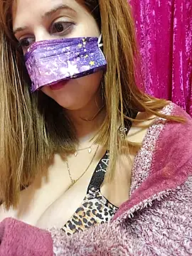 LoNa-daloua online show from April 1, 2026, 6:38 pm