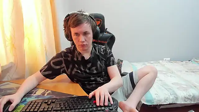 iliaskrislove online show from February 6, 2026, 6:53 am