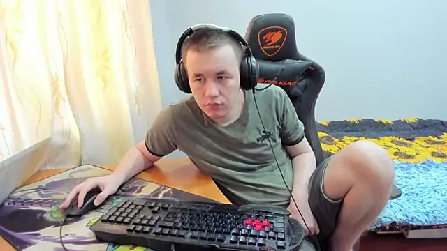 iliaskrislove online show from October 20, 2025, 6:15 am