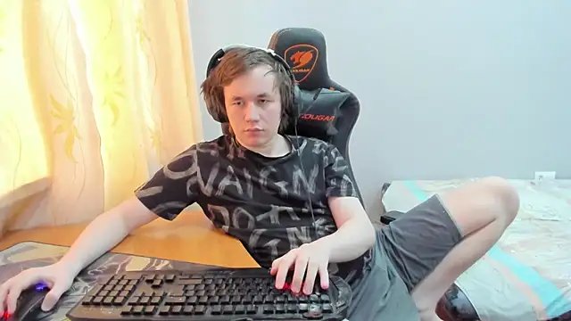 iliaskrislove online show from March 25, 2026, 4:23 am