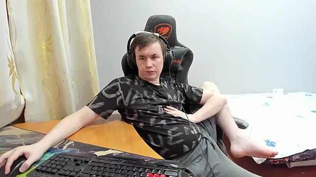 iliaskrislove online show from January 15, 2026, 7:28 pm