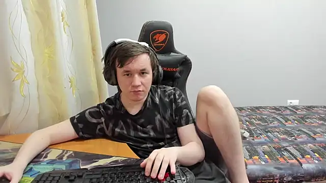 iliaskrislove online show from March 17, 2026, 12:35 am