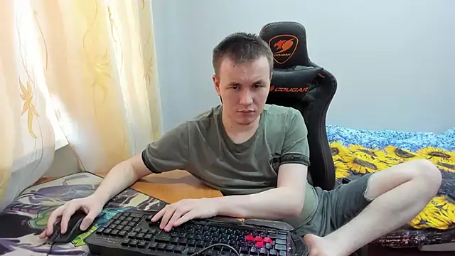 iliaskrislove online show from October 26, 2025, 4:24 am