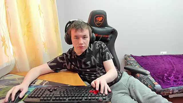 iliaskrislove online show from December 22, 2025, 10:37 am