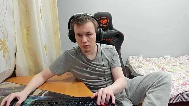 iliaskrislove online show from November 25, 2025, 2:34 am