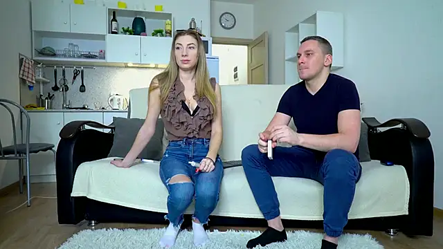 littlesweettifany online show from February 2, 2025, 11:18 am