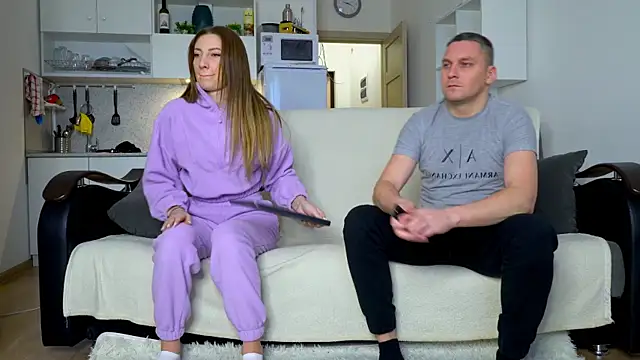 littlesweettifany online show from January 10, 2026, 11:49 am