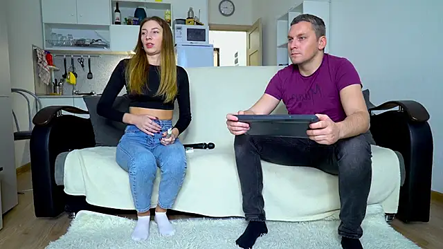 littlesweettifany online show from November 7, 2025, 12:21 pm