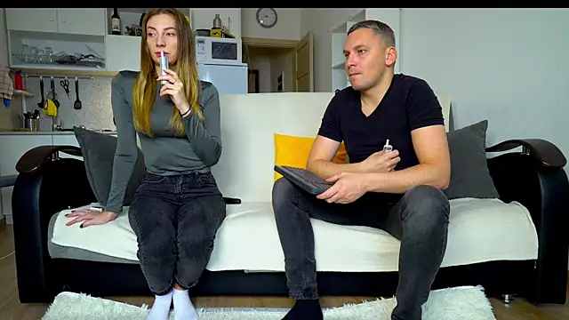 littlesweettifany online show from October 14, 2025, 11:22 am