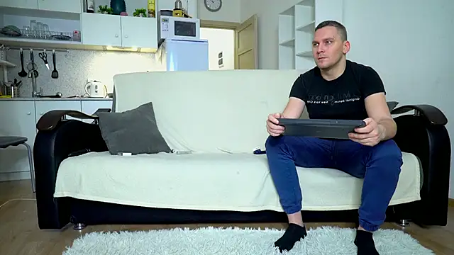 littlesweettifany online show from January 31, 2025, 11:13 am