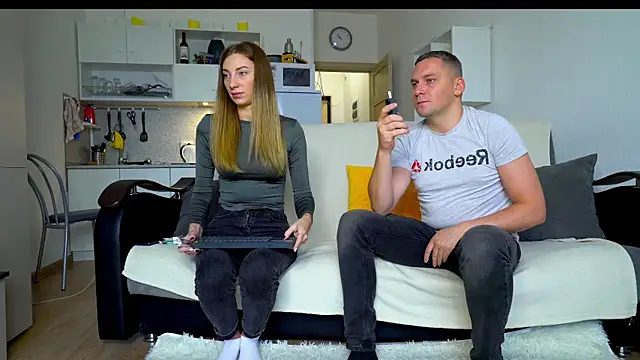 littlesweettifany online show from October 13, 2025, 11:12 am