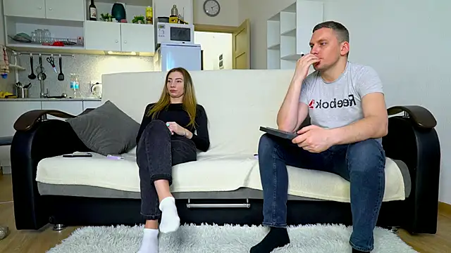 littlesweettifany online show from March 21, 2025, 3:57 pm