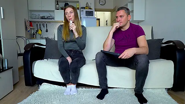 littlesweettifany online show from October 31, 2025, 11:40 am