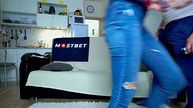 littlesweettifany online show from December 26, 2024, 9:33 am