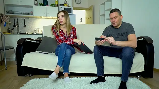 littlesweettifany online show from February 9, 2025, 3:34 pm