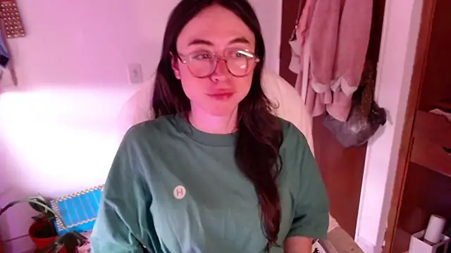 emily pearl  online show from December 2, 2025, 10:00 pm