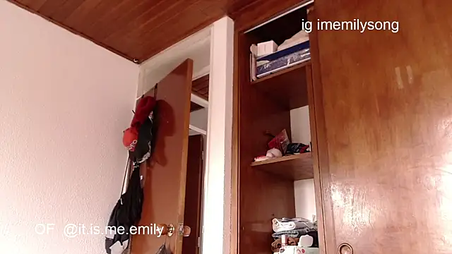 emily pearl  online show from February 7, 2026, 8:17 pm