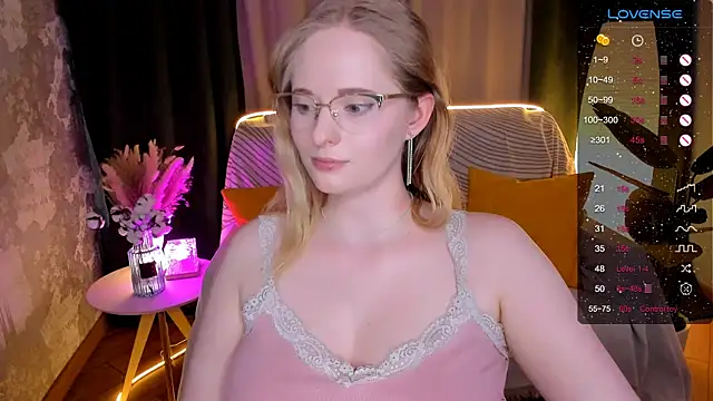 Aemilia  online show from February 15, 2026, 7:51 am