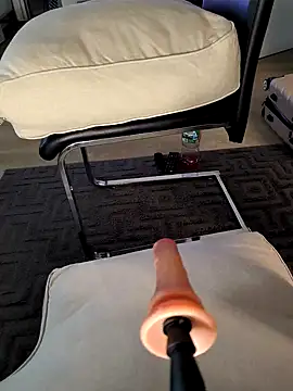 Linalicious online show from November 26, 2025, 8:58 am