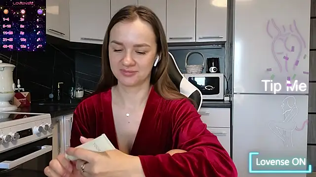 Snapshot of Strip-Lady chatting on March 20, 2025, 1:13 am Strip-Lady online show from March 20, 2025, 1:13 am