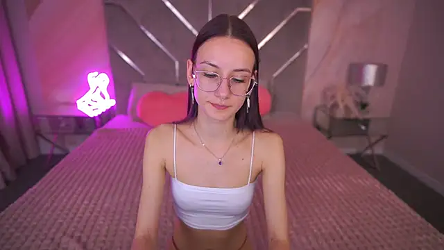 CozyMell online show from March 21, 2025, 10:17 am