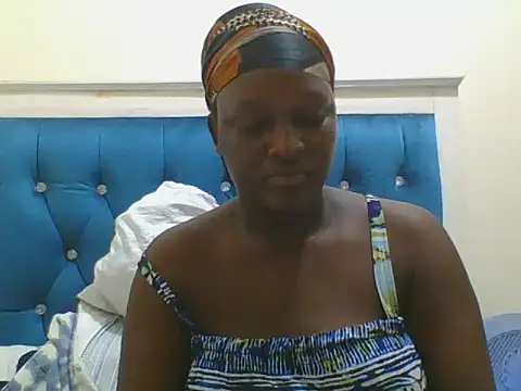 Snapshot of Heavy_ass chatting on November 14, 2025, 8:23 pm Heavy ass online show from November 14, 2025, 8:23 pm