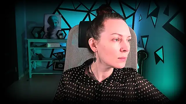 VandaRossi online show from November 8, 2025, 9:46 am