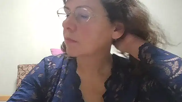 HollyJewel online show from October 27, 2025, 5:36 pm