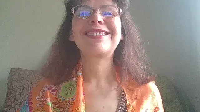 Snapshot of HollyJewel chatting on May 25, 2026, 3:55 pm HollyJewel online show from May 25, 2026, 3:55 pm