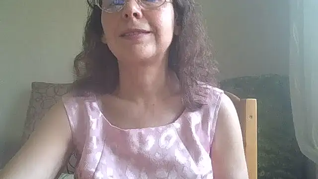 Snapshot of HollyJewel chatting on May 22, 2026, 11:52 am HollyJewel online show from May 22, 2026, 11:52 am